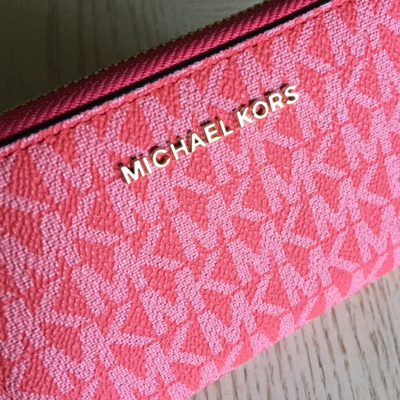 Michael Kors Jet Set Sangria Card Case - Picture 5 of 11